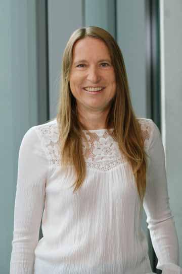 Portrait von Marion Rehor, Marketingberaterin bei enlinea im Hochformat